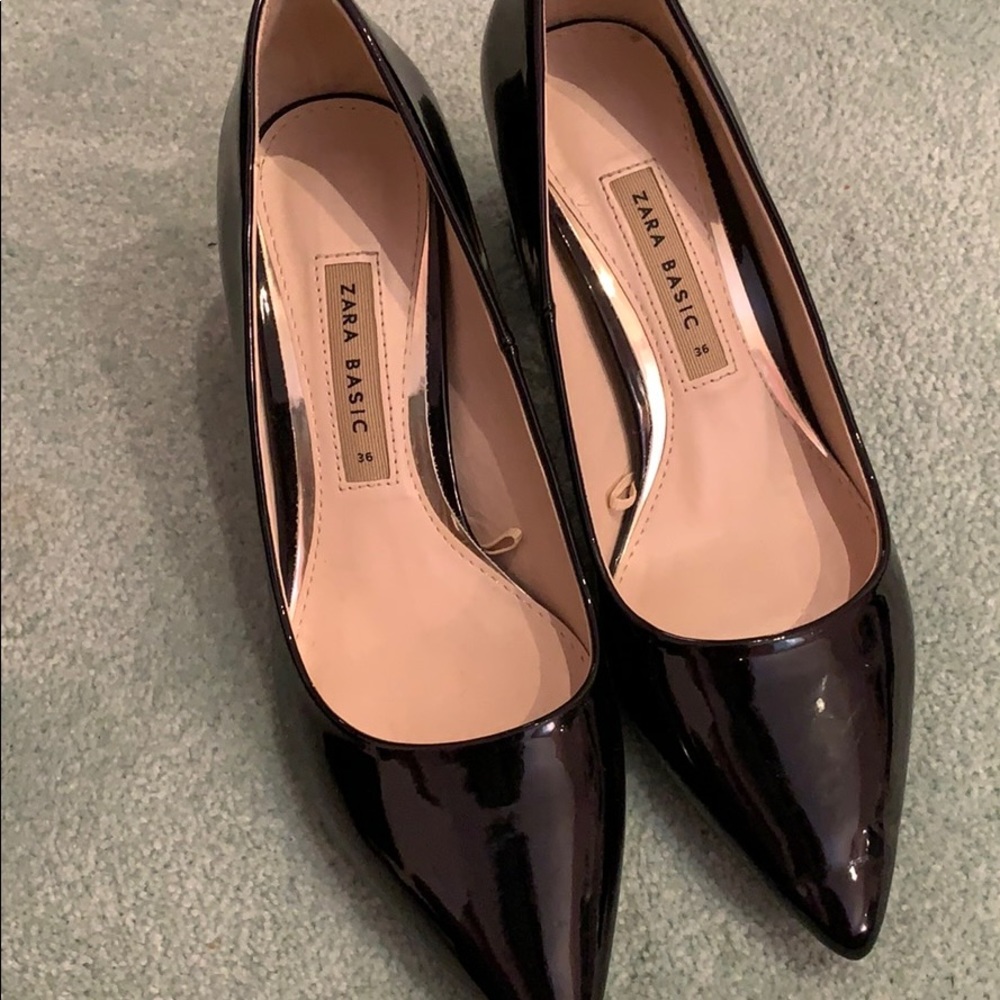ZARA Patent Black Pumps - Picture 2 of 4